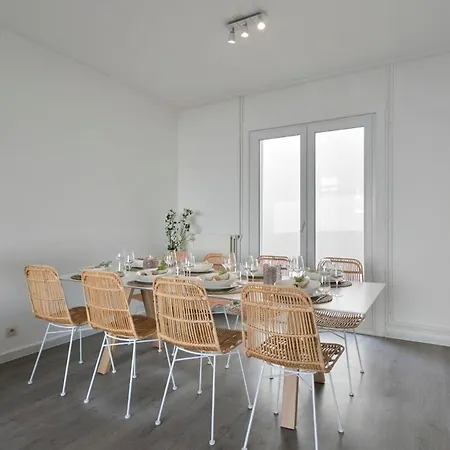 Spacious Terraced House, Center Of *