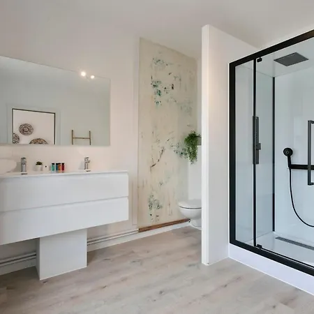 Ferienhaus Spacious Terraced House, Center Of