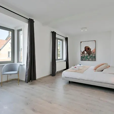 Spacious Terraced House, Center Of