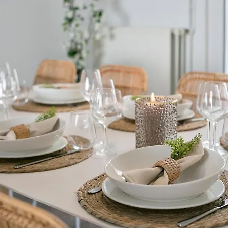 Spacious Terraced House, Center Of