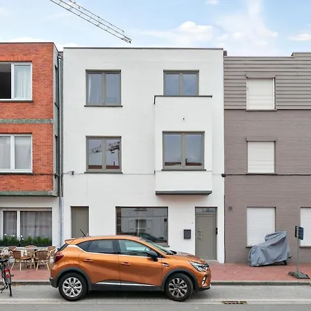 Ferienhaus Spacious Terraced House, Center Of