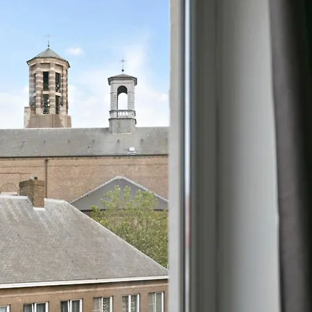 Spacious Terraced House, Center Of *